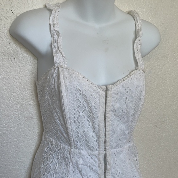 ASTR Brenna White Eyelet Crochet Lace Corset Mini Bodycon Sleeveless Dress Small - Picture 7 of 8